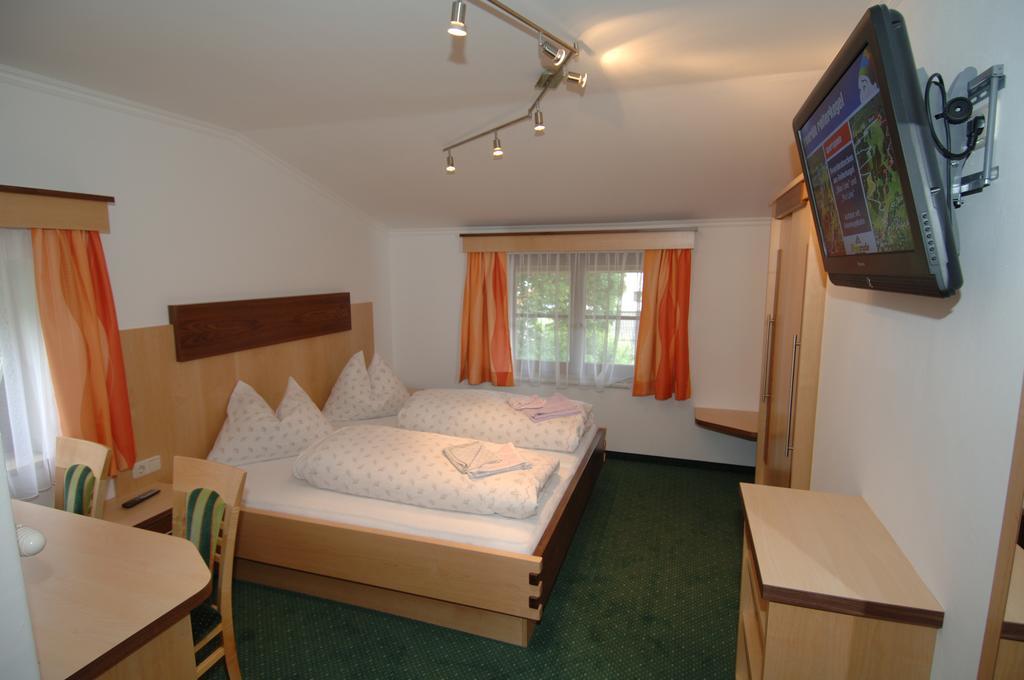 Gaestehaus Ingeborg Saalbach-Hinterglemm Room photo